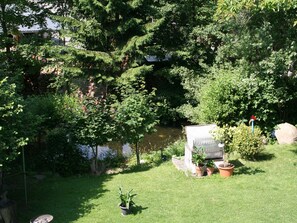 المنطقة المحيطة بالمنشأة