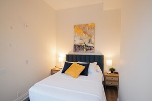 1 habitación, tabla de planchar con plancha, wifi gratis y ropa de cama 