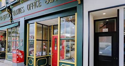 Brand New! Downtown Stratford - The Blowes Inn - Suite 2B Queen Bed