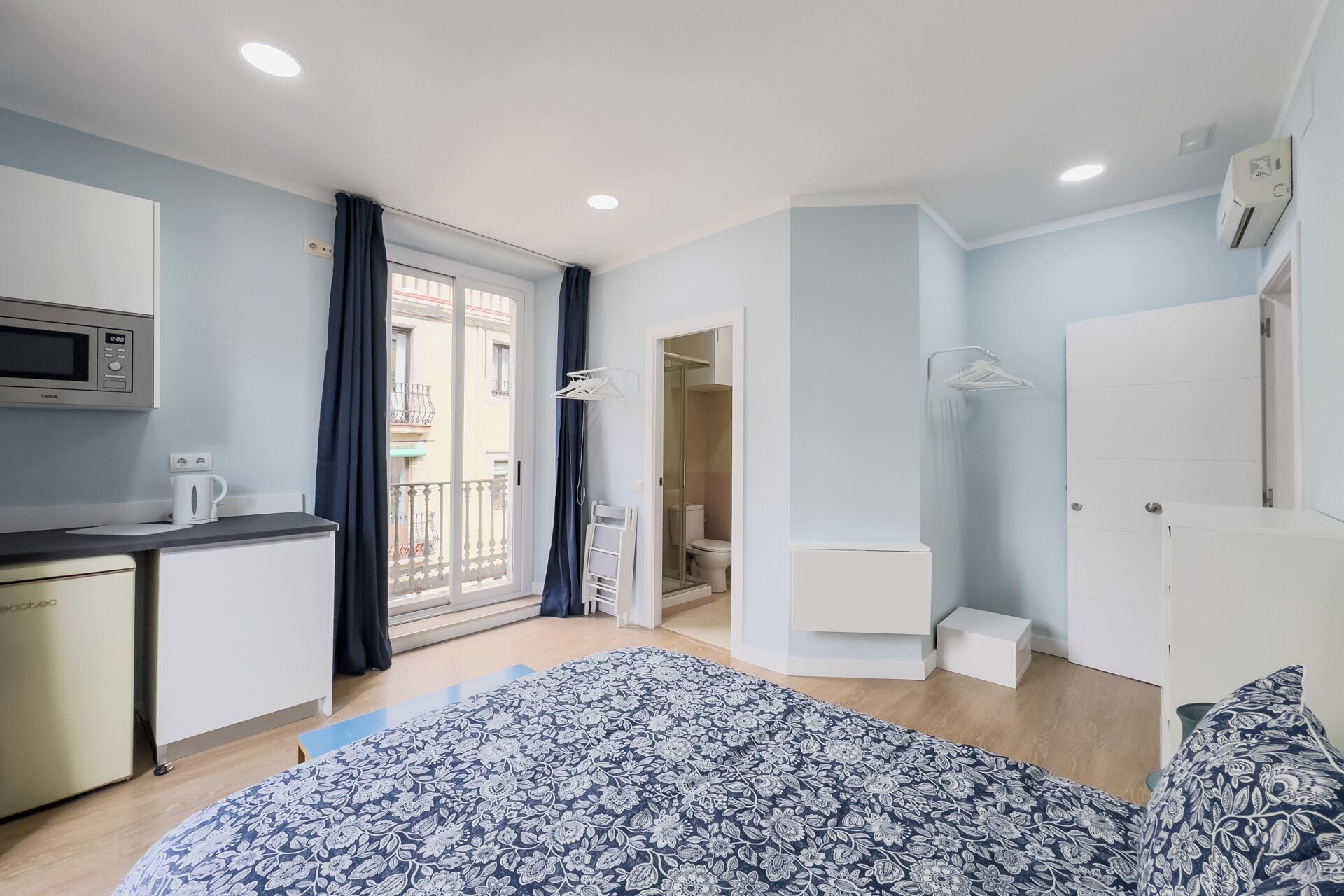 1 bedroom, iron/ironing board, Internet, bed sheets