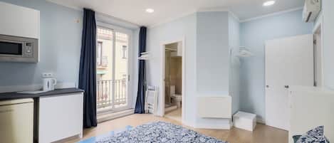 1 bedroom, iron/ironing board, Internet, bed sheets