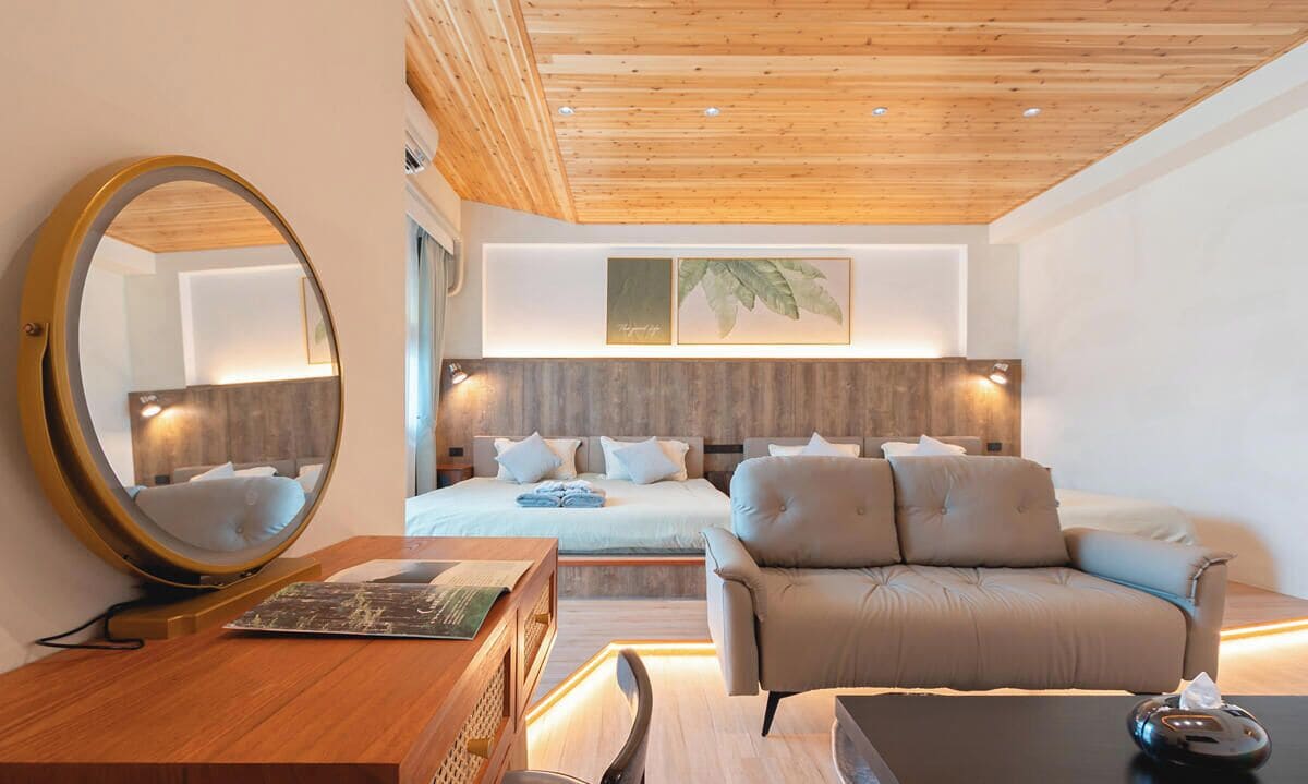 全景四人房, 阳台, 山景 | 办公桌、笔记本电脑工作区、免费 WiFi