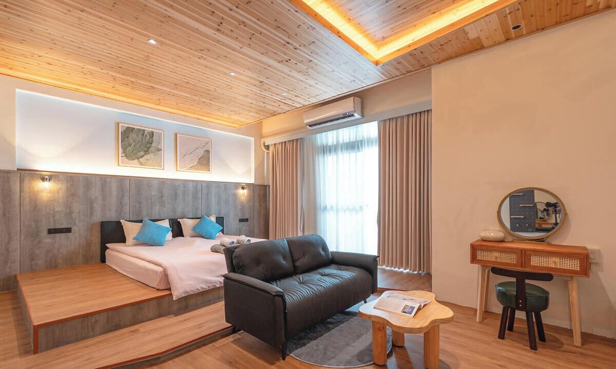 Deluxe Double Room, Balcony | Desk, laptop workspace, free WiFi