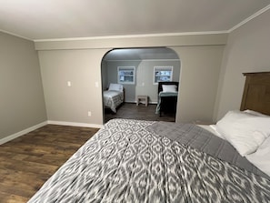 4 bedrooms, travel cot, free WiFi, bed sheets - 4-bedroom house in marvelous Lyons Falls with AC (Lyons Falls)