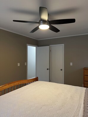 4 chambres, lit parapluie, Wi-Fi gratuit, draps fournis