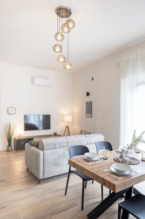 Interior - [Leopoldo Cozy Loft] Tram| Air C. | Smart TV (Firenze)