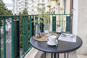 Outdoor dining - [Leopoldo Cozy Loft] Tram| Air C. | Smart TV (Firenze)