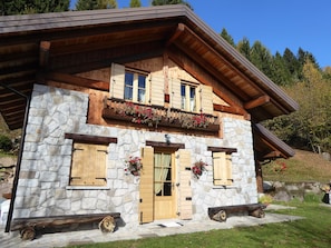 Front of property - Baita Genzianella (Pieve Tesino)