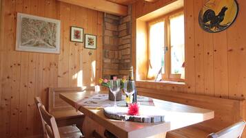 Cabin, Mountain View | Dining room