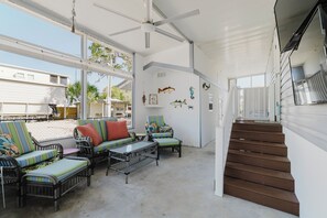 Interior - Waterfront Escape • Private Dock • Near 3 Sisters Springs (Crystal River)