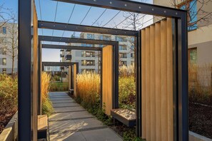 Property grounds - Szeligowska 53C Warsaw | Elegant Apartment with Desk | Parking | Balcony (Warszawa)