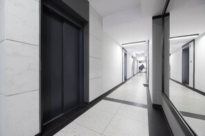 Interior - Szeligowska 53C Warsaw | Elegant Apartment with Desk | Parking | Balcony (Warszawa)