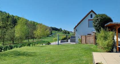 Appartement Ruhrort, 70 mÂČ avec terrasse privĂ©e, jardin et Wi-Fi