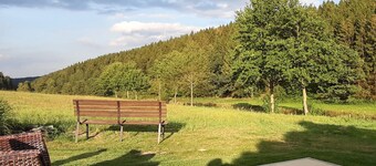 Holiday Apartment Ruhrort, 70 sqm with Private Terrace, Garden and Wi-Fi