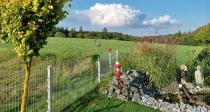 Holiday Apartment Ruhrort, 70 sqm with Private Terrace, Garden and Wi-Fi