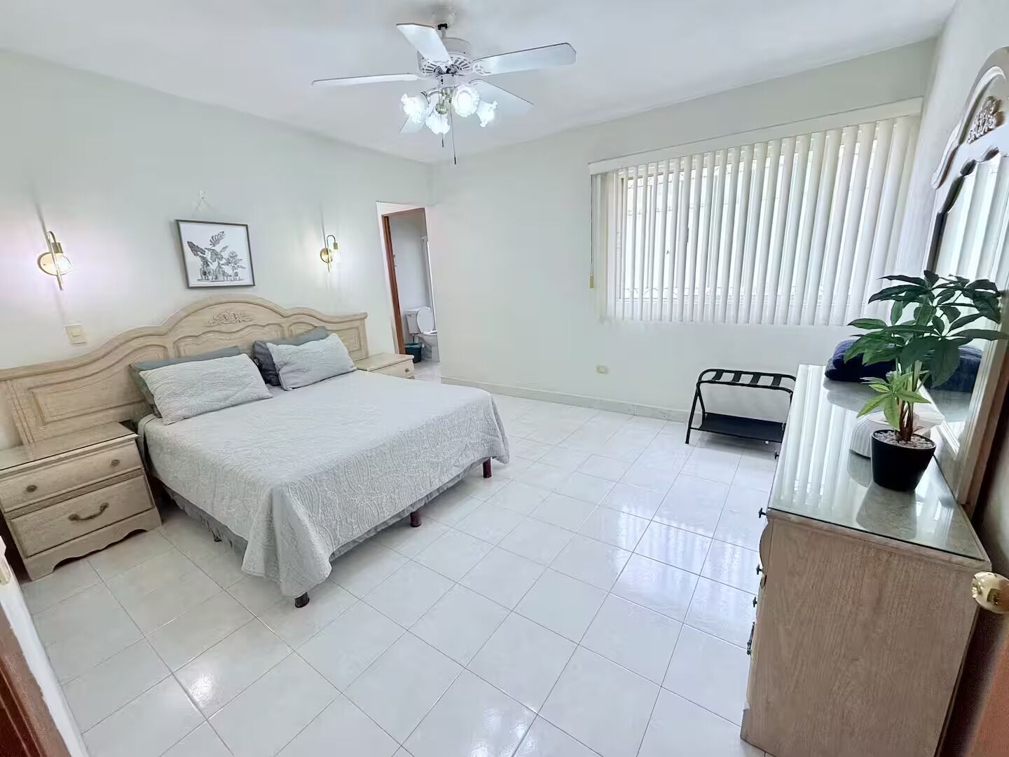 3 Schlafzimmer, Schreibtisch, Bügeleisen/Bügelbrett, kostenloses WLAN