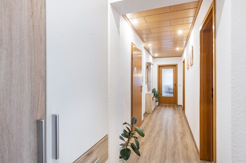 Apartment 'Fewo Heidelbeere' mit gemeinsamer Terrasse, Garten und WLAN