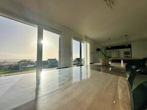 Dining - Villa Rose des Vents - Exceptional house with views of the Atlantic Ocean (Plouhinec)