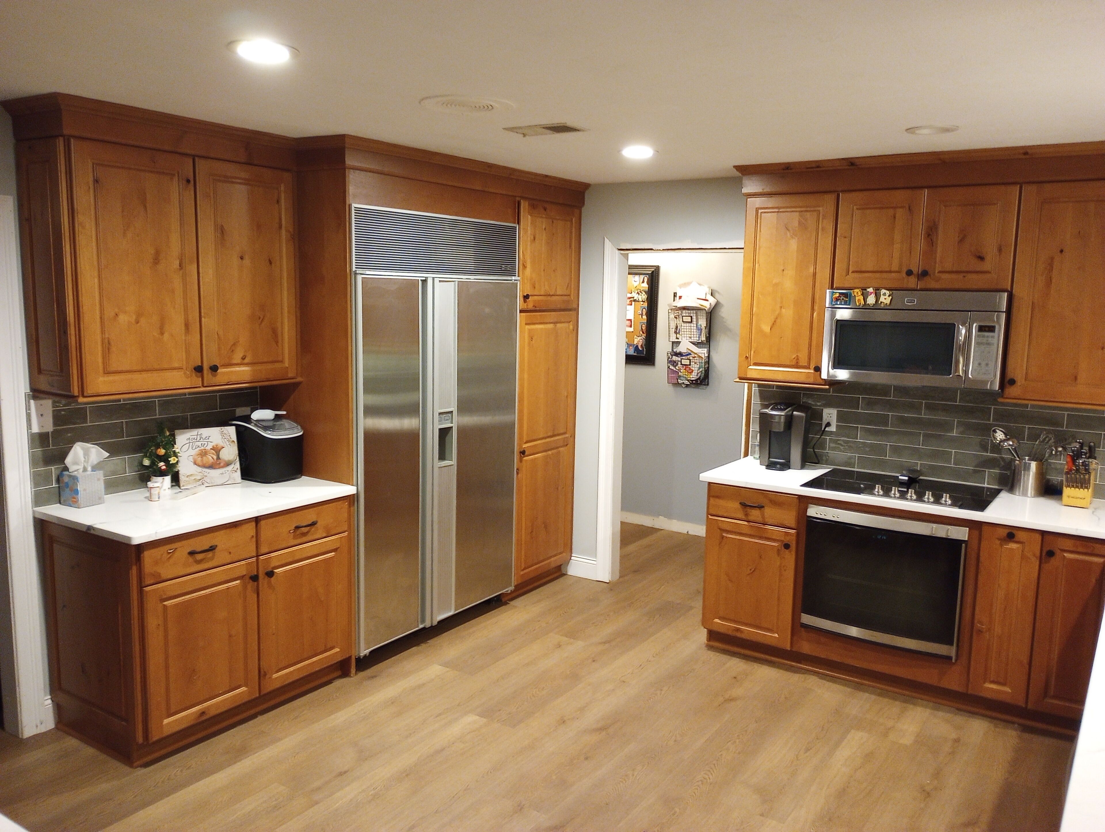 Micro-ondes, four, plaque de cuisson, lave-vaisselle