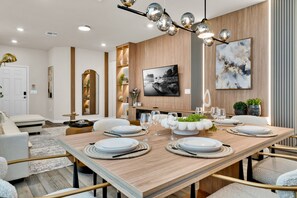 Dining - Elegant Retreat Pvt Pool, Game Room, Themed Rooms (Davenport)