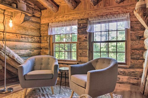 New! Private Cabin w/ Spacious Kitchen and Dining!