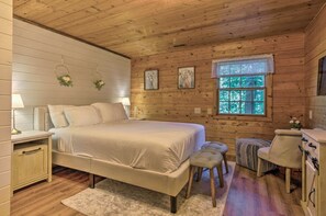 6 bedrooms, iron/ironing board, travel cot, free WiFi