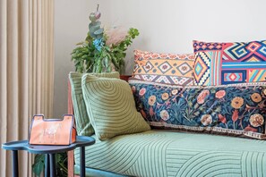 House, 4 Bedrooms, Balcony