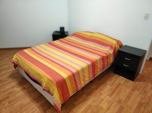 Fer et planche à repasser, Wi-Fi, draps fournis