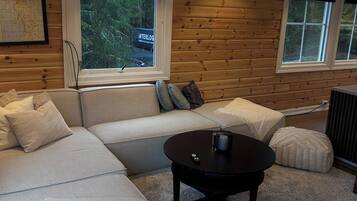 Hus, 5 soverom, røyk, balkong | Oppholdsområde