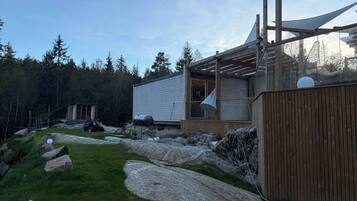 المنطقة المحيطة بالمنشأة