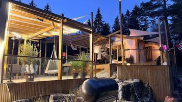 House, 6 Bedrooms, Smoking, Balcony | Balcony