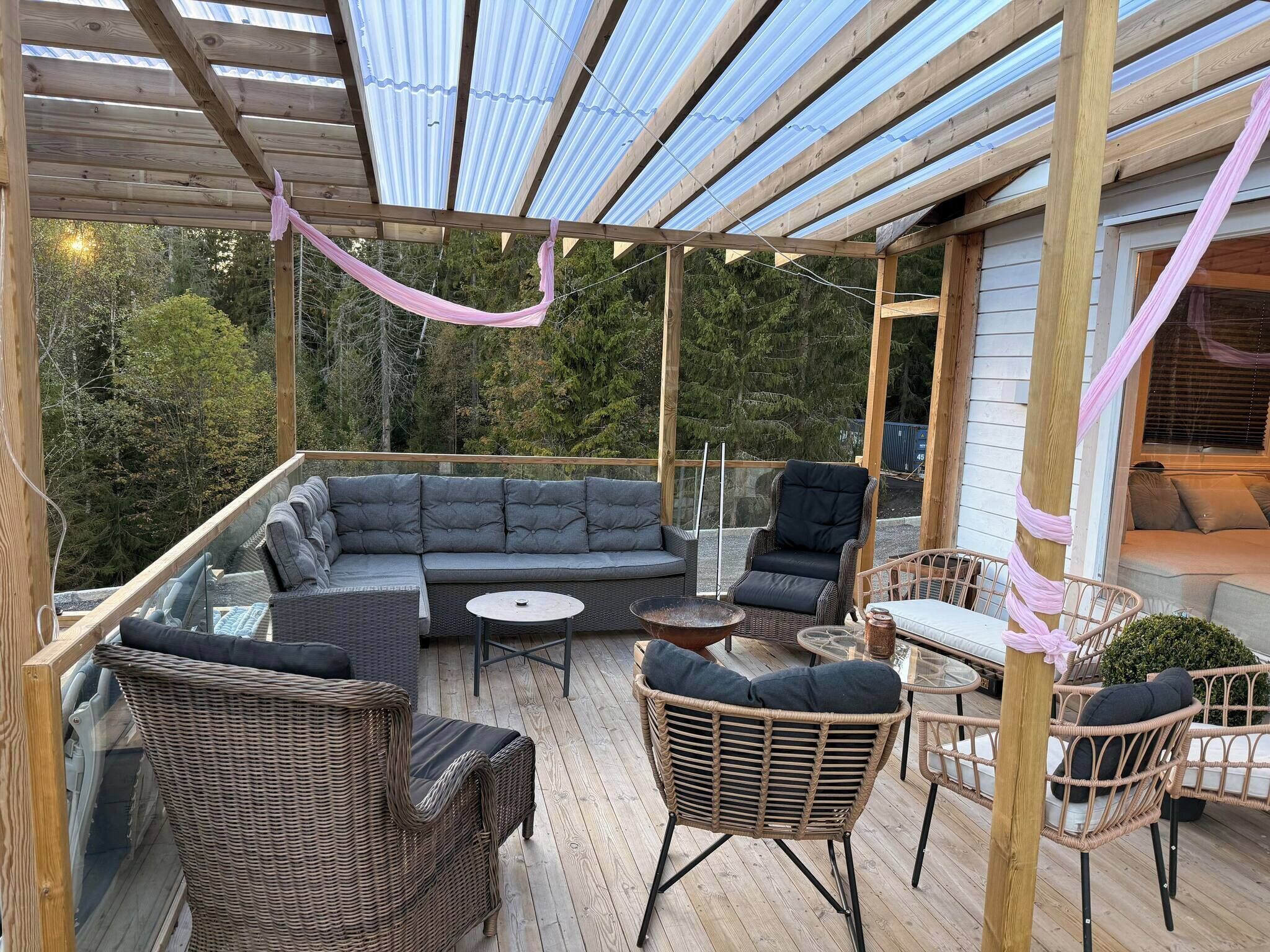 Hus, 4 soverom, røyk, balkong | Terrasse/patio