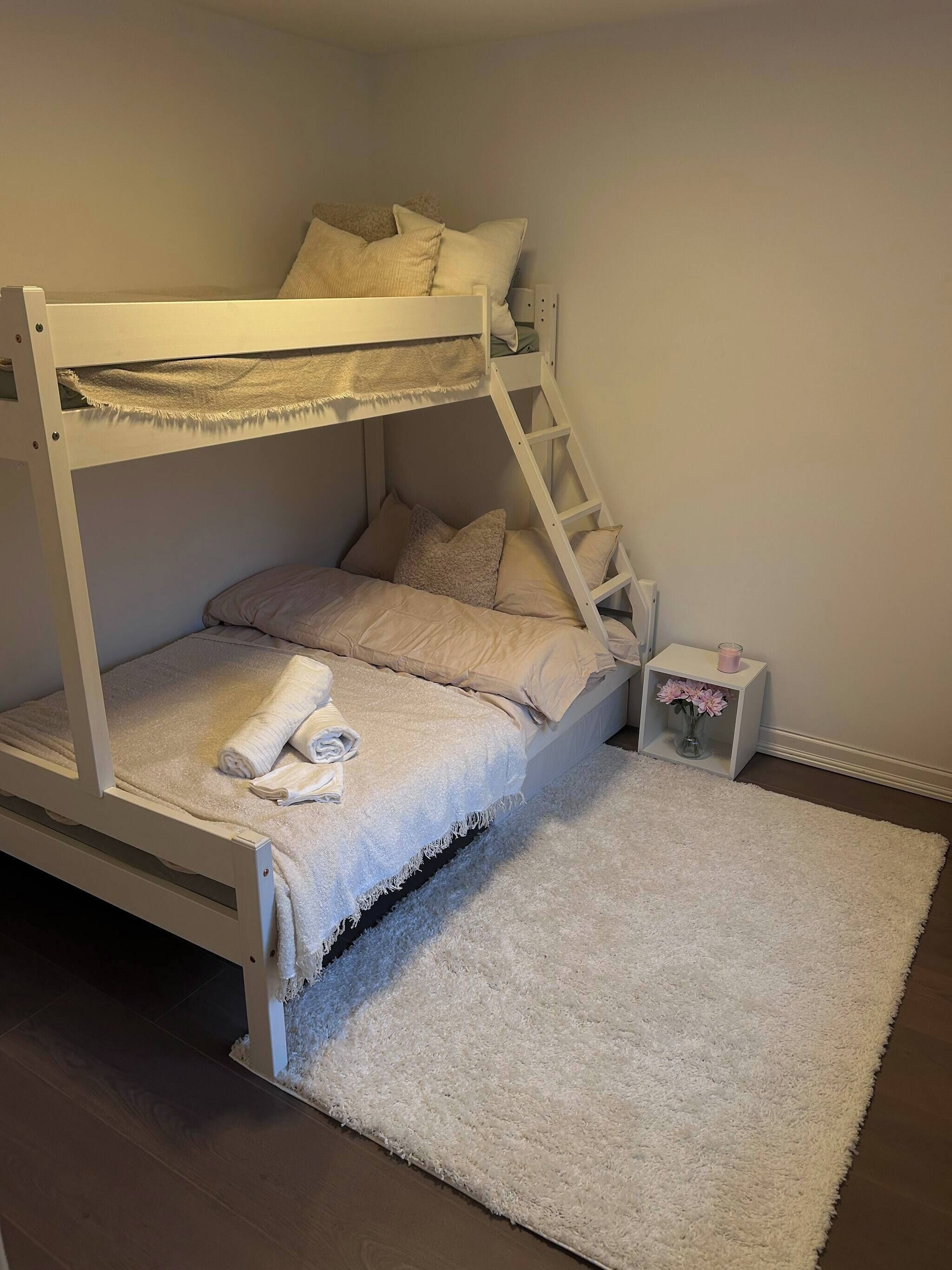 Casa, 5 camere da letto, fumatori, balcone | 6 camere