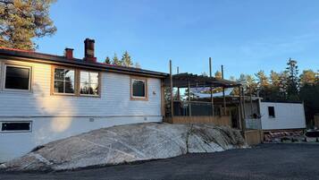 Nhà, 6 phòng ngủ, hút thuốc, ban công | Ngoại thất