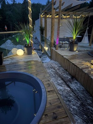 Rumah, 6 kamar tidur, Boleh Merokok, balkon | Bathtub spa outdoor