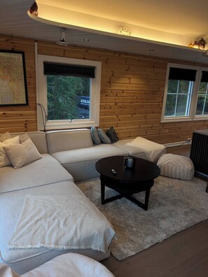 獨棟房屋, 6 間臥室, 吸煙房, 陽台 | 起居區