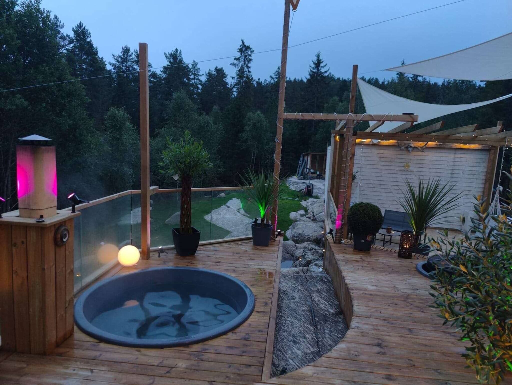 House, 5 Bedrooms, Smoking, Balcony | Outdoor spa tub