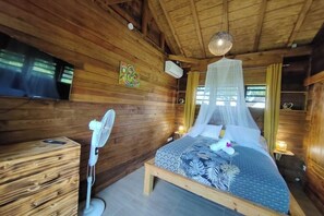 1 habitación, tabla de planchar con plancha, wifi y ropa de cama 