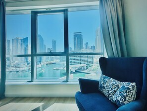 Free WiFi - Venduras Bright 1BR in Heart of Marina (Dubai)