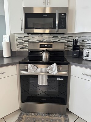 Microwave, oven, stovetop, dishwasher