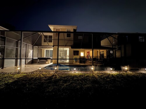 Home Sunset Lake5 dormitorios, 3½ baños, piscina y spa cerca de Disney