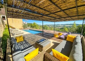 Pool - LE MANOIR DES HAUTS DE PIERREVAL: an exceptional stay in the heart of Périgord Noir (Coux et Bigaroque-Mouzens)