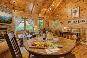 Dining - Quilted Pines – Hot Tub, Pool & Dog Friendly! (Sevierville)