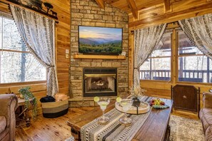 Interior - Quilted Pines – Hot Tub, Pool & Dog Friendly! (Sevierville)