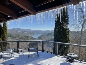 Property grounds - Hiwassee Lake Lodge - Private Mtn-Top Retreat - Lake Views - Sleeps 13 (Murphy)