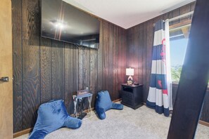 Interior - Hiwassee Lake Lodge - Private Mtn-Top Retreat - Lake Views - Sleeps 13 (Murphy)