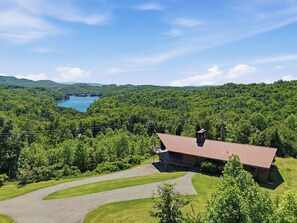 Exterior - Hiwassee Lake Lodge - Private Mtn-Top Retreat - Lake Views - Sleeps 13 (Murphy)