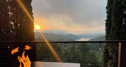 Hiwassee Lake Lodge, LLC. - "Find Your Escape Above Hiwassee Lake"