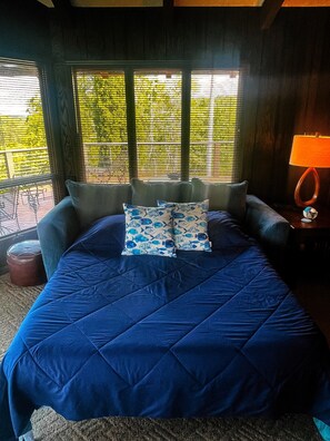 3 bedrooms, desk, iron/ironing board, travel crib