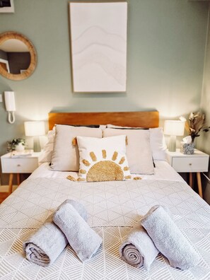 1 habitación, tabla de planchar con plancha, wifi gratis y ropa de cama 